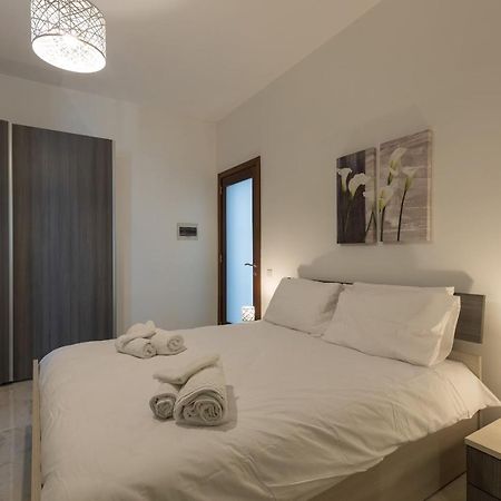 Апартаменты Sunny Penthouse Wterrace And Open Views Сент-Полс-Бей Экстерьер фото