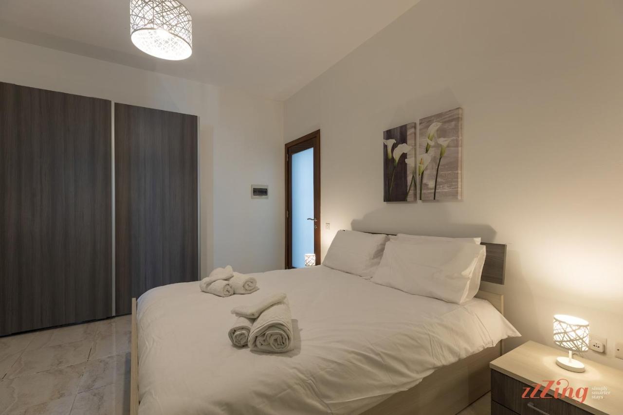 Апартаменты Sunny Penthouse Wterrace And Open Views Сент-Полс-Бей Экстерьер фото
